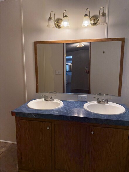 Building Photo - 1170 Qappuella Dr