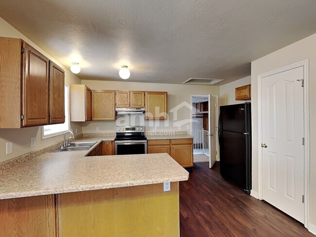 Building Photo - 4445 S Wakeport Bay