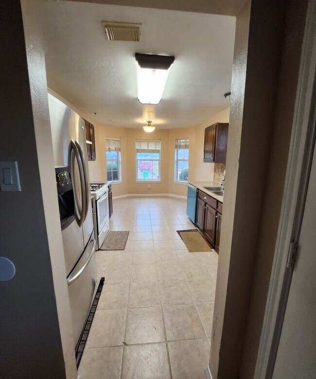 Building Photo - 2007 Goldspring Ln