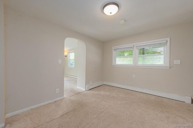 Building Photo - 119 E Village Rd