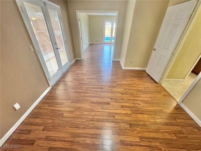 Building Photo - 8240 Tivoli Cove Dr