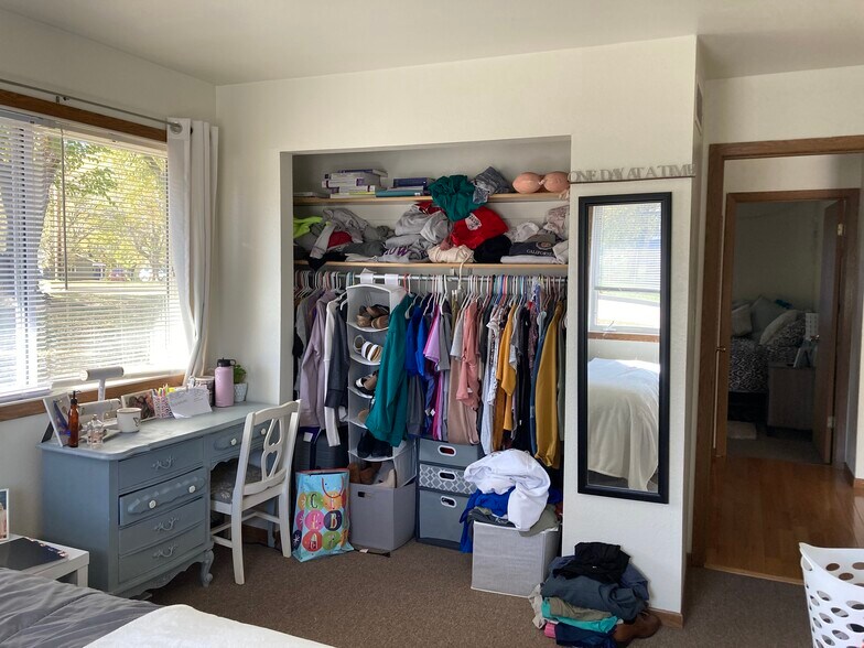 Bedroom #3 - closet - 110 Westgate Ave