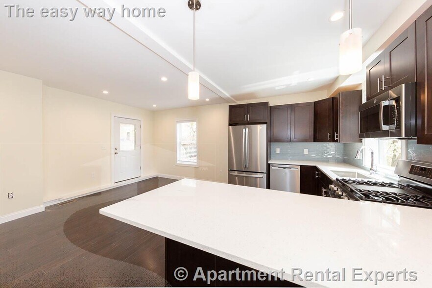 Building Photo - 57-59 Catherine St Unit #1
