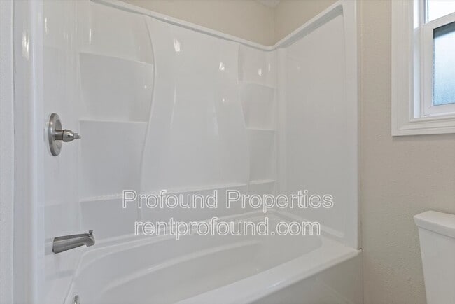 Building Photo - 5860 SW 191st Ave