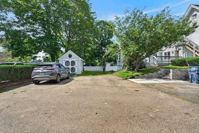 Building Photo - 127 Mechanic St