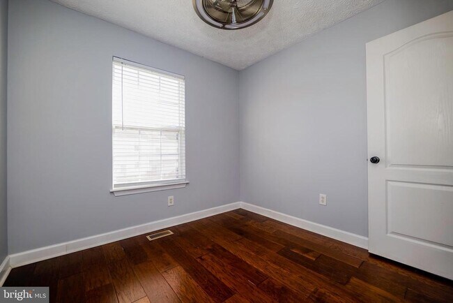 Building Photo - 3317 Hibiscus Ct