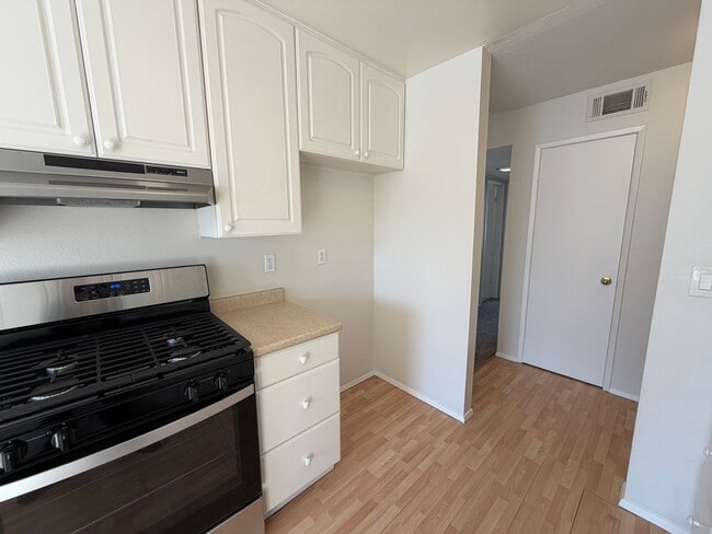 Building Photo - LA VETA MONTEREY COMPLEX ORANGE - 2 BEDROOM 2 BATH  $2,575