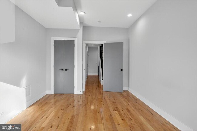 Building Photo - 431 W Norris St