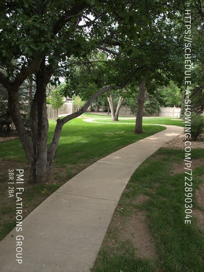 Building Photo - 2954 Kalmia Ave