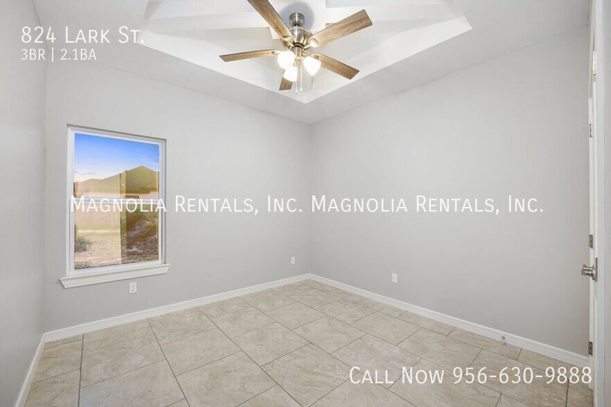 Building Photo - 824 Lark St