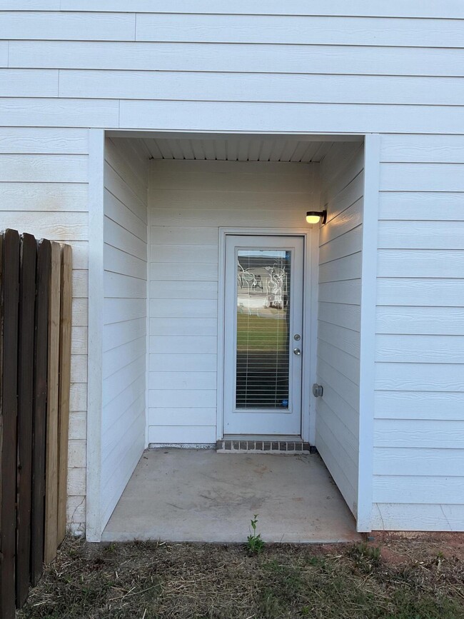 Building Photo - 4317 Newland St
