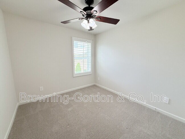 Building Photo - 5088 Dayflower Dr