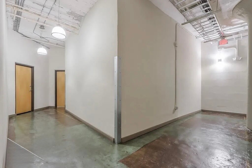 Building Photo - 426 Marietta St NW