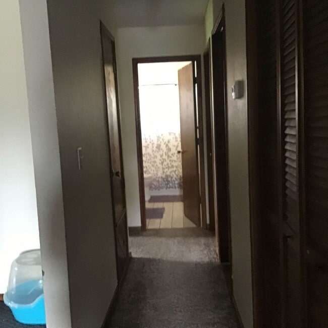 Building Photo - Coming Available 3 Bedroom