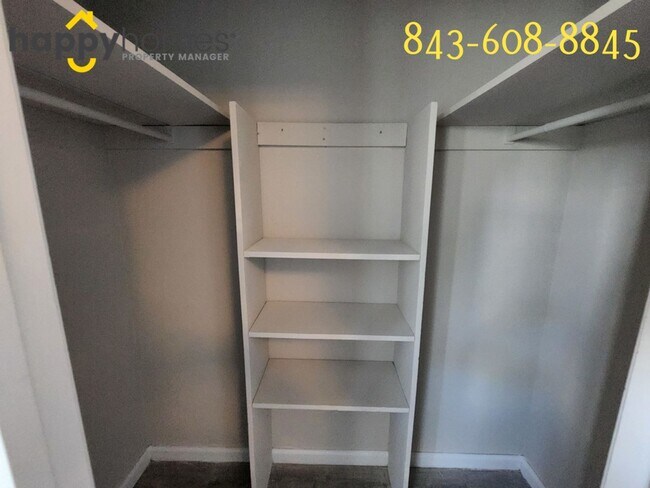 Building Photo - 921 Nabors Dr