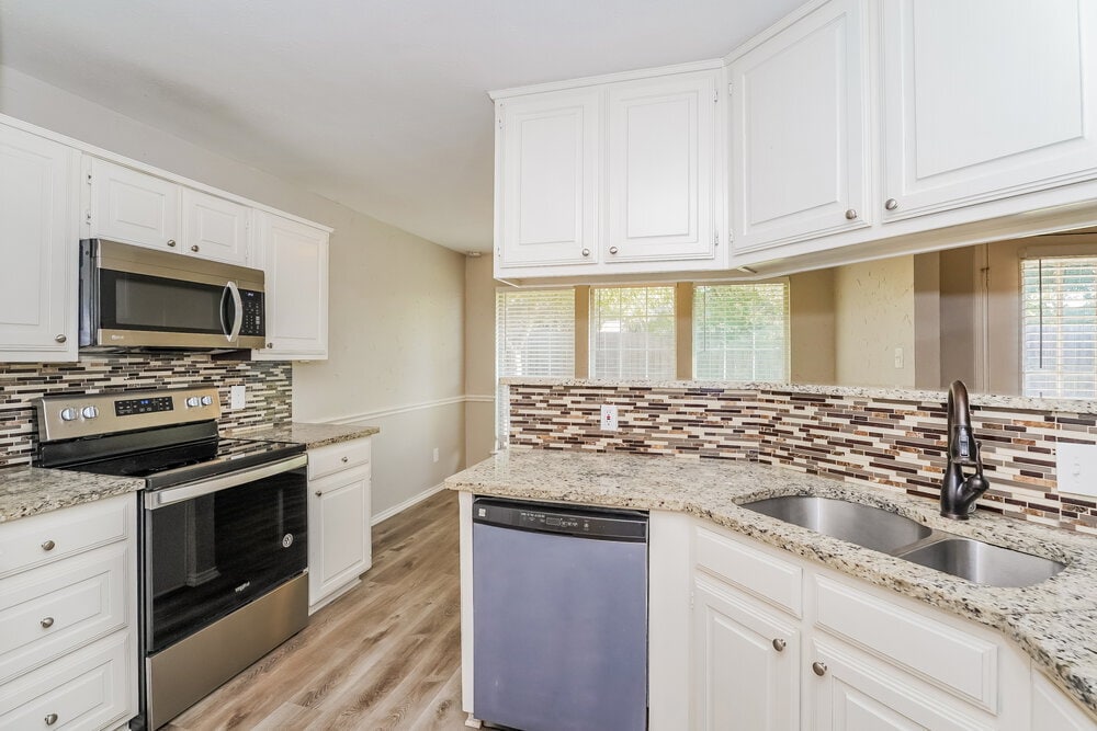Building Photo - 5221 Tartan Cir
