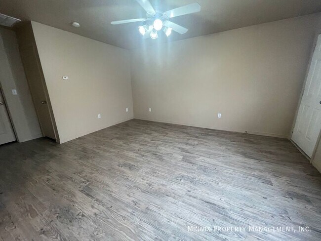 Building Photo - 2807 Mable Dr