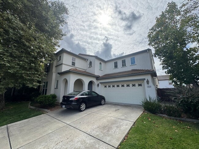 Primary Photo - 5 Bed / 3.5 Bath | Elk Grove Single Family...