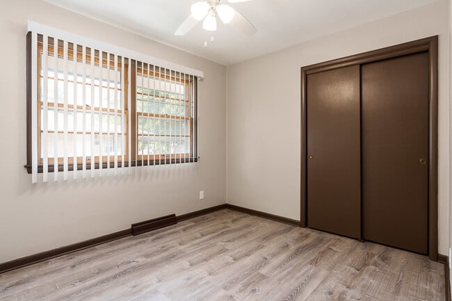 Building Photo - 3220 Darwood Dr