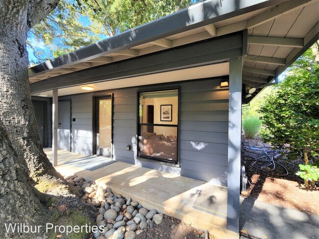 Building Photo - 1 br, 1 bath House - 73A Parkwood Dr.