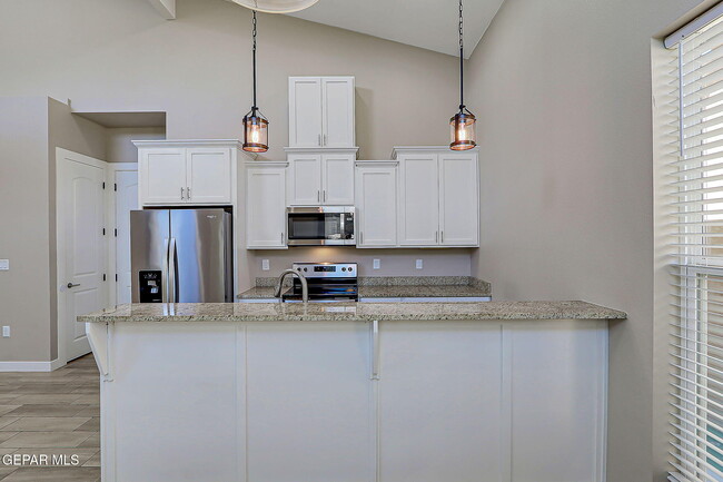 Building Photo - 1031 Vinton Ave