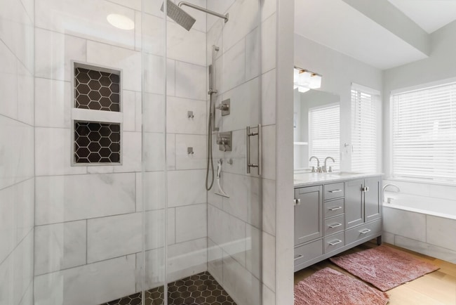 Building Photo - 2306 Beacham Dr