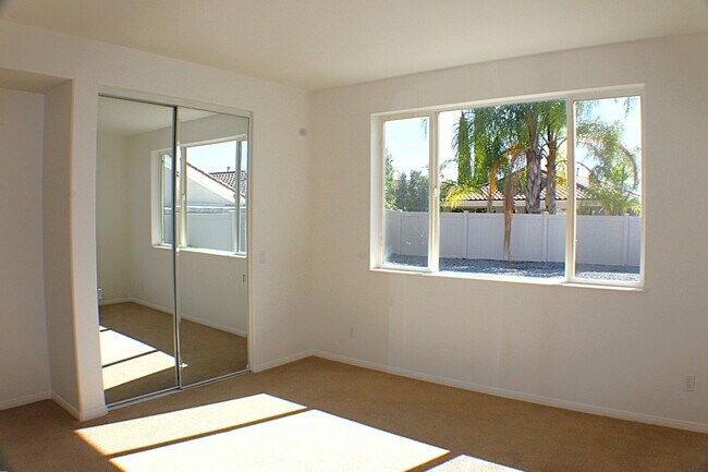 Building Photo - Resort Style Living In Lovely Solera Oaks