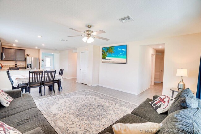 Building Photo - 5361 Imagination Dr