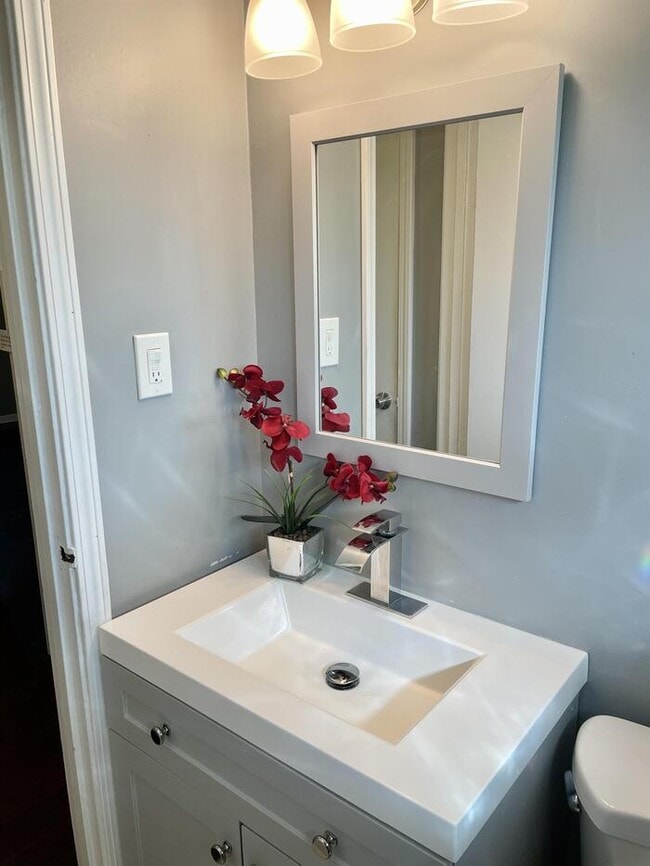 Building Photo - 420 Indianwood Blvd