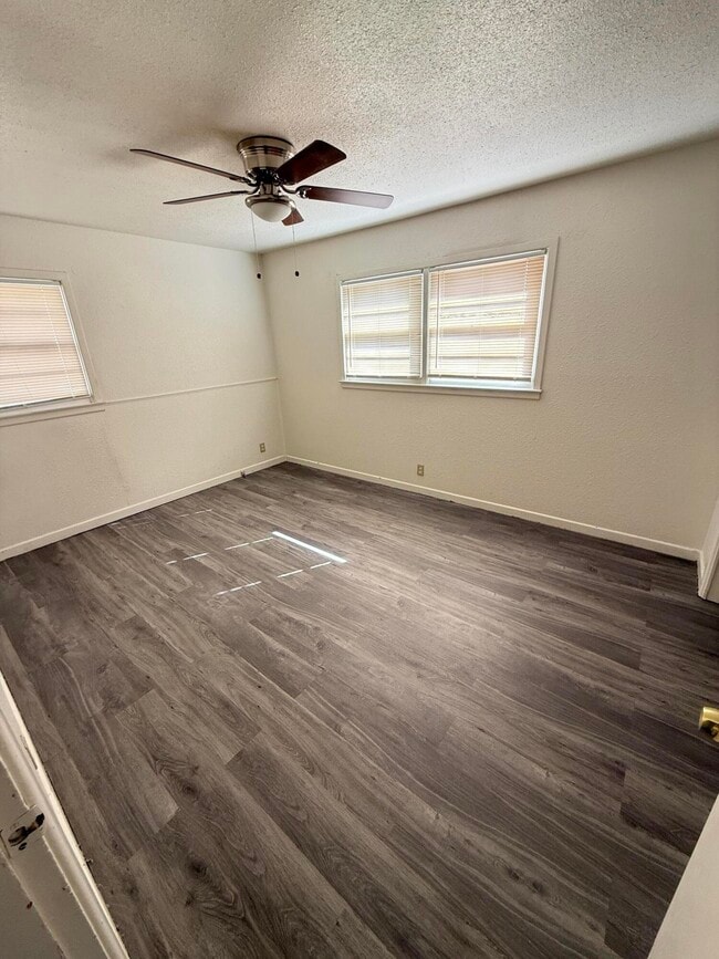 Building Photo - 2609 42nd St