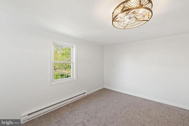 Building Photo - 4 Walnut St