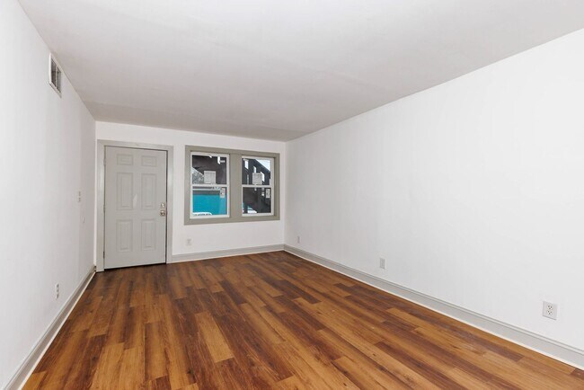 Building Photo - 2 Bedroom near downtown Birmingham