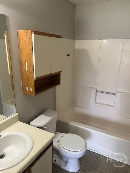 Building Photo - 930 Piercefield Dr