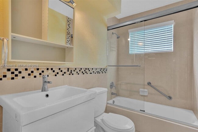 Building Photo - 7131 NW 24th Pl