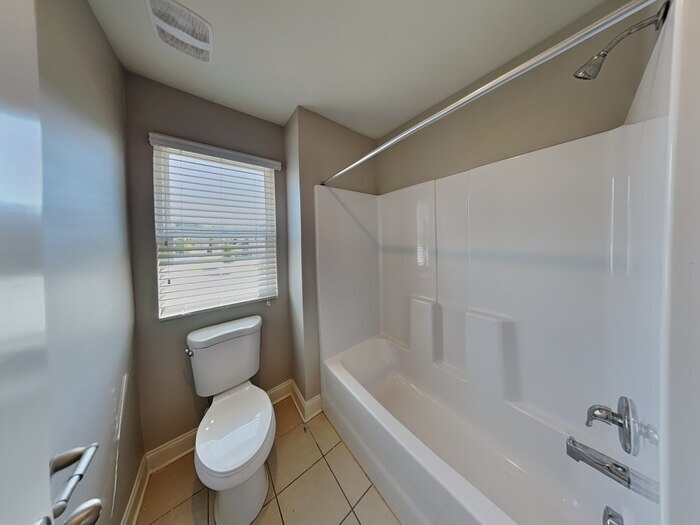 Building Photo - 3200 Emerald Ridge Ct