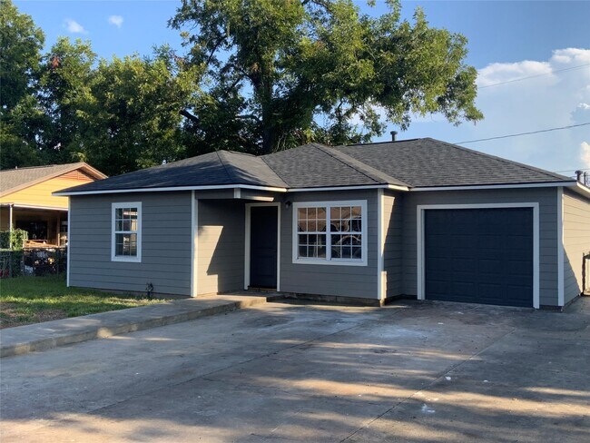 Building Photo - 610 Fostoria Ln