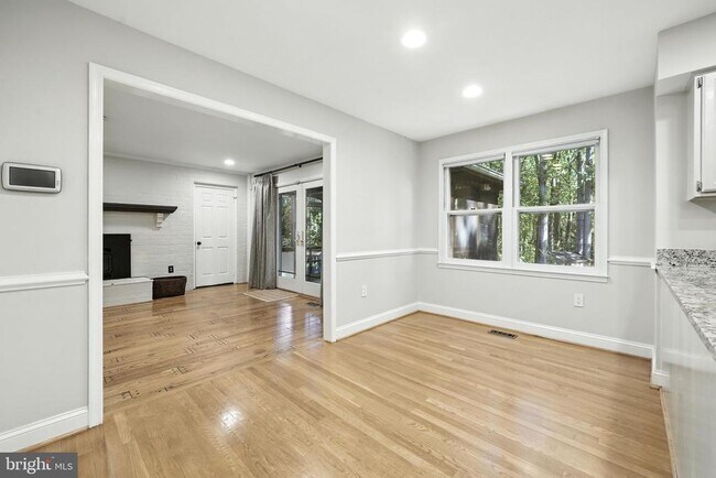 Building Photo - 10198 Cedar Pond Dr