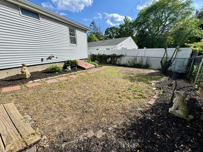 Building Photo - 2 Furbush Rd