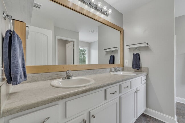 Building Photo - 174 Horizon Ln