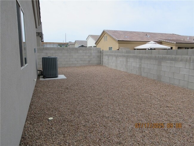 Building Photo - 3555 N Kenneth Rd