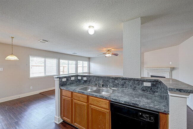 Building Photo - 7603 Chalk Hill