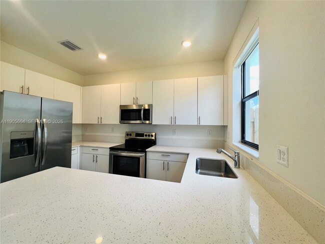 Building Photo - 28622 SW 133rd Ct