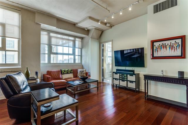 Building Photo - 2600 W 7th St