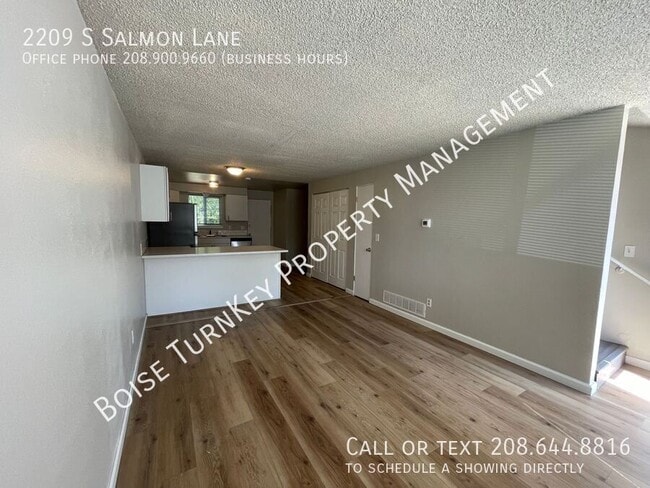 Building Photo - 2209 S Salmon Ln