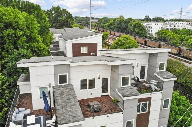Building Photo - 1672 DeKalb Ave NE