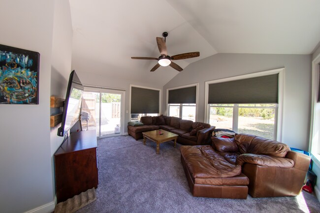 Building Photo - Barnards Landing Road | 3 bedrooms, 2 baths