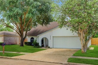 Building Photo - 7926 Windy Creek Dr