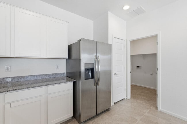 Building Photo - 2440 W Bowker St