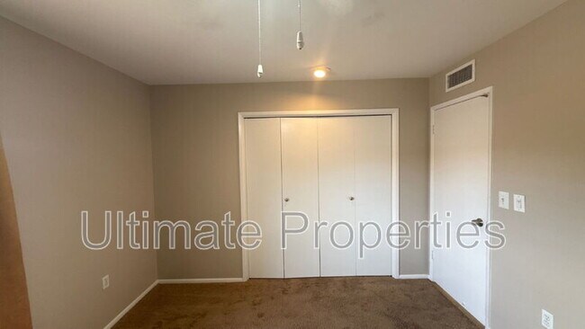 Building Photo - 10814 W Saratoga Cir