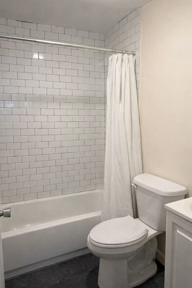 Building Photo - 409 S Aurora St